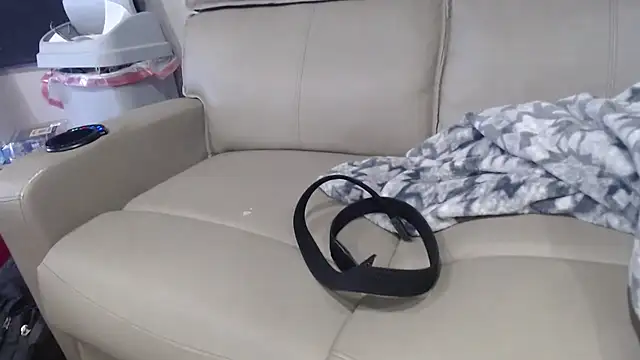 overaveragefreak4you online show from 02/05/26, 10:03