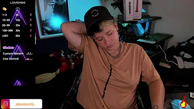 Snapshot of _AlexMorris chatting on 11/25/25, 05:51 AlexMorris online show from 11/25/25, 05:51