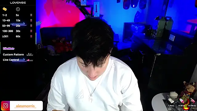 Snapshot of _AlexMorris chatting on 12/14/25, 08:20 AlexMorris online show from 12/14/25, 08:20