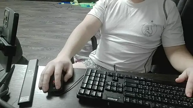 Snapshot of gamblingbum chatting on 02/05/26, 08:13 gamblingbum online show from 02/05/26, 08:13