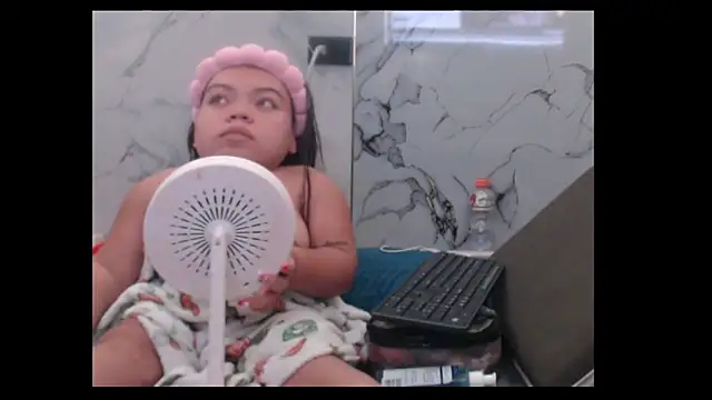 Michelle Brooks online show from 10/19/25, 05:08