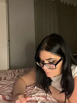 Snapshot of alexaandreea99 chatting on 12/09/24, 01:07 alexaandreea99 online show from 12/09/24, 01:07