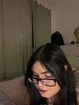 Snapshot of alexaandreea99 chatting on 12/15/24, 10:04 alexaandreea99 online show from 12/15/24, 10:04