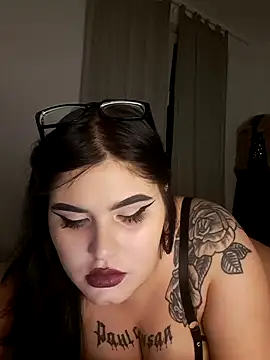 Snapshot of alexaandreea99 chatting on 02/06/25, 12:43 alexaandreea99 online show from 02/06/25, 12:43