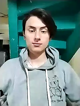 Snapshot of Alann_sr chatting on 09/14/25, 04:33 Alann sr online show from 09/14/25, 04:33