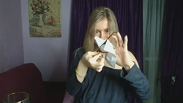 Snapshot of TaylorBre chatting on 12/20/24, 03:47 TaylorBre online show from 12/20/24, 03:47