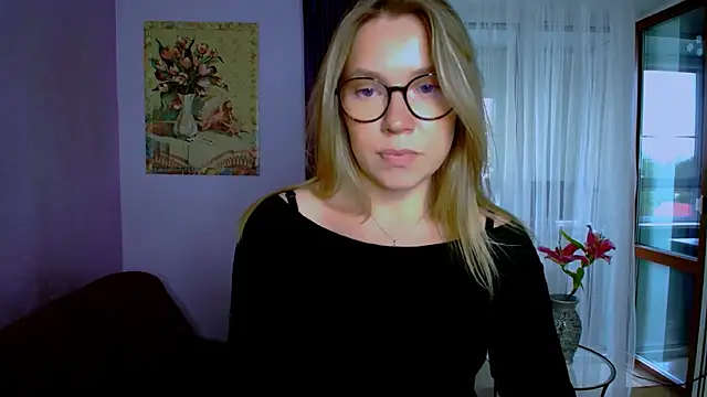 Snapshot of TaylorBre chatting on 09/24/25, 10:40 TaylorBre online show from 09/24/25, 10:40