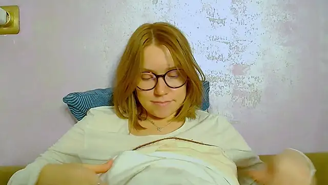 Snapshot of TaylorBre chatting on 11/10/25, 06:51 TaylorBre online show from 11/10/25, 06:51