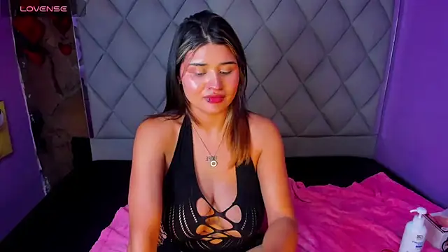 Snapshot of venusowen_ chatting on 02/28/25, 04:42 venusowen online show from 02/28/25, 04:42