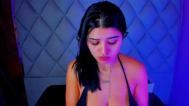 Snapshot of venusowen_ chatting on 10/08/25, 01:31 venusowen online show from 10/08/25, 01:31