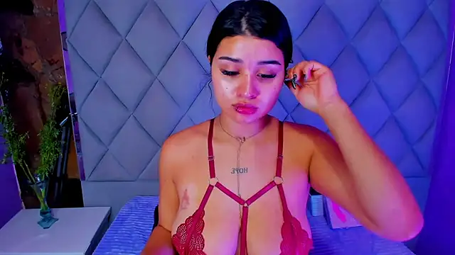 Snapshot of venusowen_ chatting on 10/09/25, 01:20 venusowen online show from 10/09/25, 01:20