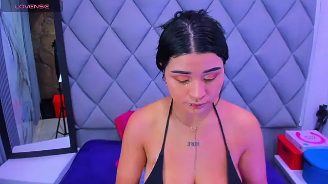 Snapshot of venusowen_ chatting on 11/13/25, 03:55 venusowen online show from 11/13/25, 03:55