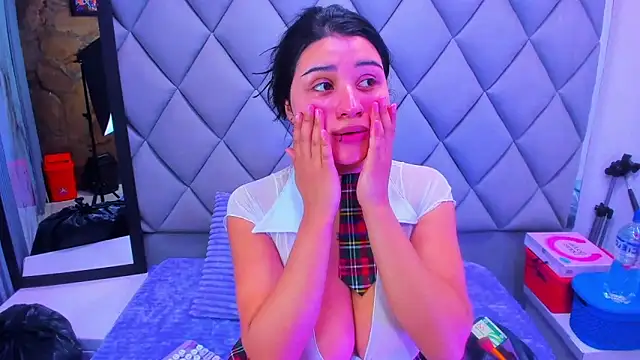 Snapshot of venusowen_ chatting on 11/29/25, 01:58 venusowen online show from 11/29/25, 01:58