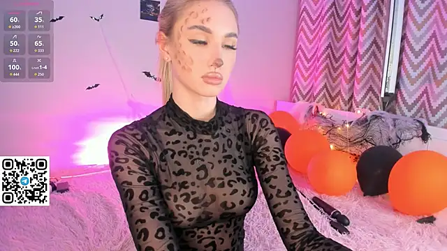 Danger Bella online show from 10/30/25, 05:46