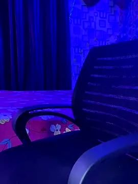 Hot royalbhabhi online show from 12/19/25, 03:08