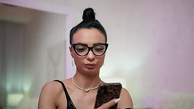 Snapshot of MaraJolie chatting on 01/25/25, 03:40 MaraJolie online show from 01/25/25, 03:40