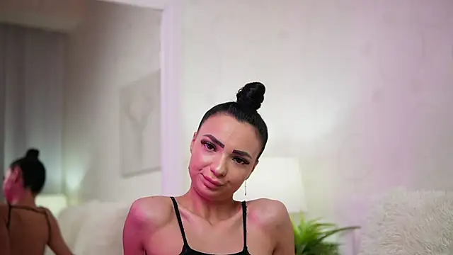 Snapshot of MaraJolie chatting on 01/28/25, 03:47 MaraJolie online show from 01/28/25, 03:47