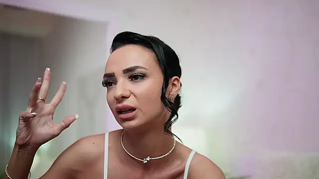 Snapshot of MaraJolie chatting on 02/01/25, 03:41 MaraJolie online show from 02/01/25, 03:41