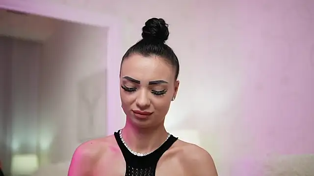 Snapshot of MaraJolie chatting on 03/14/25, 09:32 MaraJolie online show from 03/14/25, 09:32