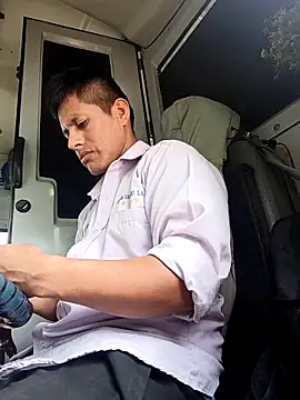 Snapshot of alexchir4 chatting on 09/11/25, 07:36 alexchir4 online show from 09/11/25, 07:36