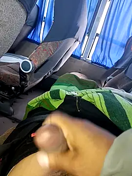 Snapshot of alexchir4 chatting on 09/28/25, 12:32 alexchir4 online show from 09/28/25, 12:32