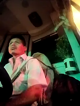 Snapshot of alexchir4 chatting on 11/11/25, 12:43 alexchir4 online show from 11/11/25, 12:43