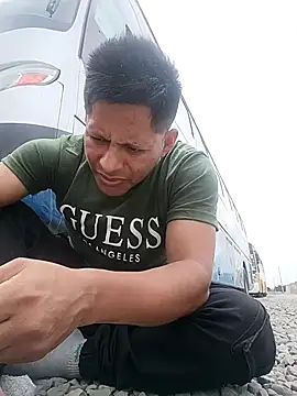 Snapshot of alexchir4 chatting on 11/14/25, 04:17 alexchir4 online show from 11/14/25, 04:17