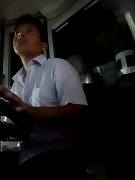 Snapshot of alexchir4 chatting on 11/24/25, 09:42 alexchir4 online show from 11/24/25, 09:42