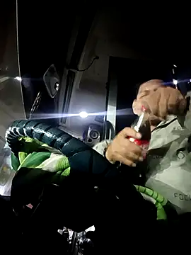 Snapshot of alexchir4 chatting on 12/05/25, 09:51 alexchir4 online show from 12/05/25, 09:51