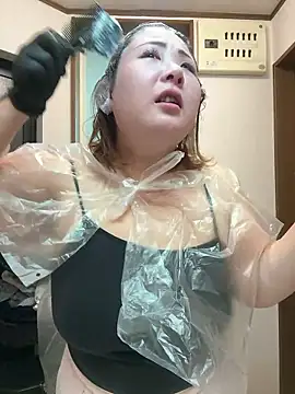 Snapshot of SAKU-RA-chan chatting on 10/17/25, 09:34 SAKU-RA-chan online show from 10/17/25, 09:34