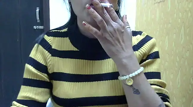 Snapshot of l_l_ish chatting on 02/28/25, 05:04 l l ish online show from 02/28/25, 05:04