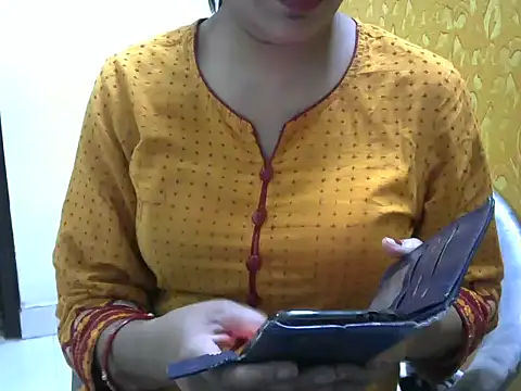 Snapshot of l_l_ish chatting on 03/22/25, 05:17 l l ish online show from 03/22/25, 05:17