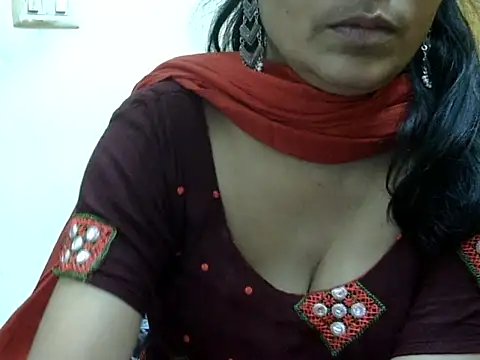 Snapshot of l_l_ish chatting on 10/06/25, 06:00 l l ish online show from 10/06/25, 06:00