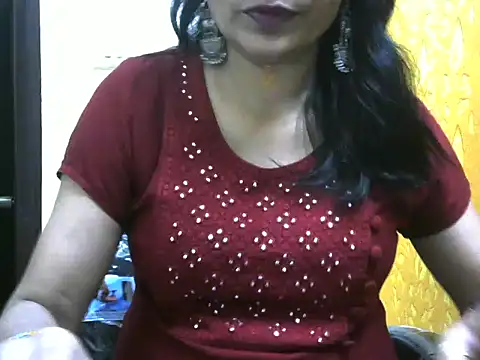 Snapshot of l_l_ish chatting on 10/19/25, 04:46 l l ish online show from 10/19/25, 04:46