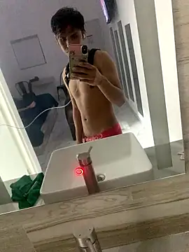 Snapshot of Pedritovergon20cm chatting on 11/20/25, 08:03 Pedritovergon20cm online show from 11/20/25, 08:03