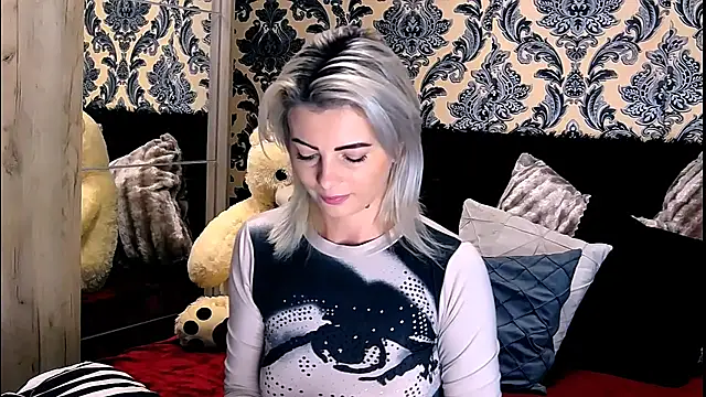 Snapshot of Aly_girl1 chatting on 12/06/24, 09:32 Aly girl1 online show from 12/06/24, 09:32