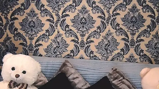 Snapshot of Aly_girl1 chatting on 03/15/25, 01:51 Aly girl1 online show from 03/15/25, 01:51