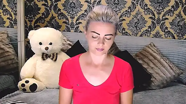 Snapshot of Aly_girl1 chatting on 03/20/25, 11:27 Aly girl1 online show from 03/20/25, 11:27