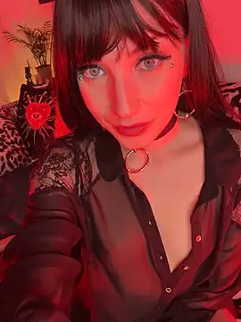 Sofia Poly online show from 11/11/25, 11:49