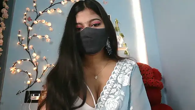 Snapshot of Reena_Singh53 chatting on 10/28/25, 01:36 Reena Singh53 online show from 10/28/25, 01:36