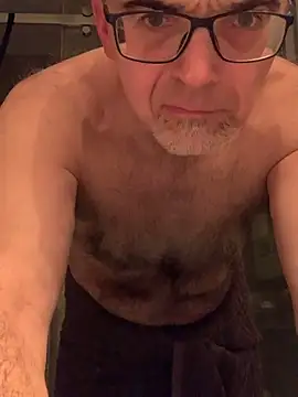 Snapshot of MaxVain chatting on 12/10/24, 06:01 MaxVain online show from 12/10/24, 06:01