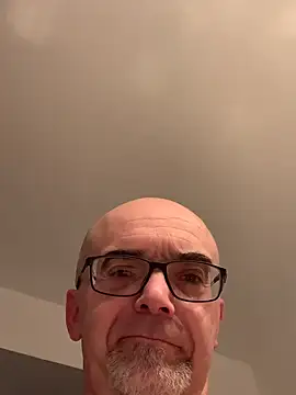 Snapshot of MaxVain chatting on 12/22/24, 05:56 MaxVain online show from 12/22/24, 05:56