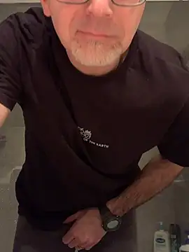 Snapshot of MaxVain chatting on 01/21/25, 02:43 MaxVain online show from 01/21/25, 02:43