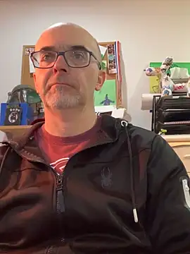 Snapshot of MaxVain chatting on 03/04/25, 07:01 MaxVain online show from 03/04/25, 07:01