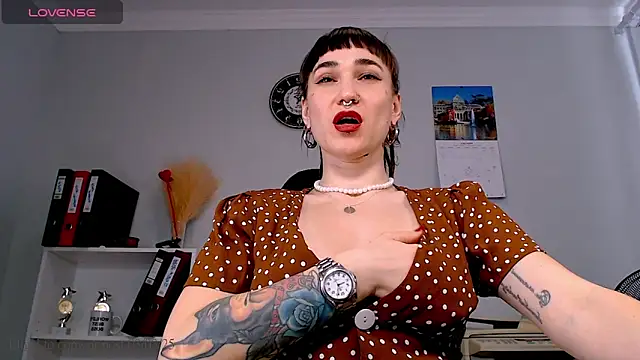 Snapshot of FoxRineHelen chatting on 03/03/25, 12:58 FoxRineHelen online show from 03/03/25, 12:58