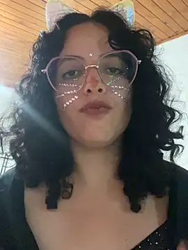 Snapshot of babyluna939 chatting on 03/11/25, 12:22 babyluna939 online show from 03/11/25, 12:22