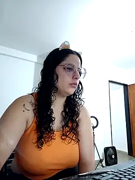 babyluna939 online show from 04/19/26, 06:32