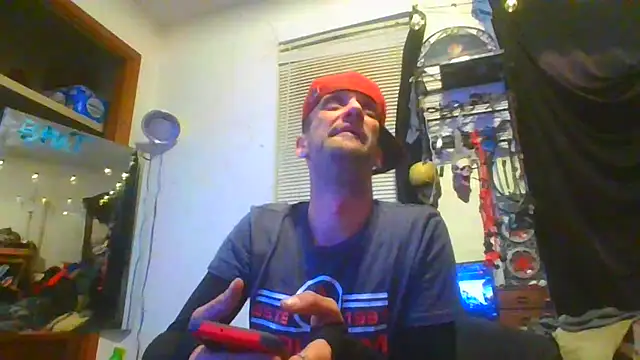 Snapshot of slinginbigD chatting on 12/27/24, 11:17 slinginbigD online show from 12/27/24, 11:17