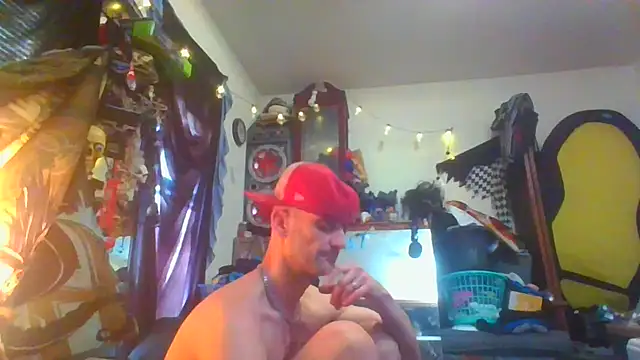 Snapshot of slinginbigD chatting on 01/28/25, 02:53 slinginbigD online show from 01/28/25, 02:53
