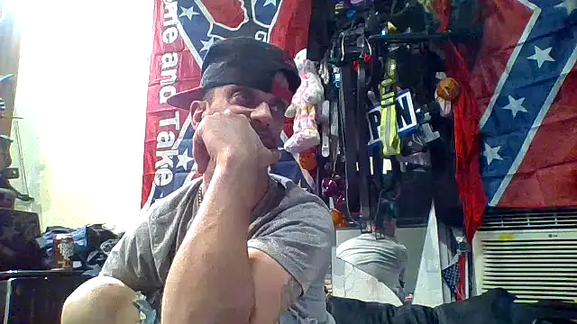 Snapshot of slinginbigD chatting on 10/12/25, 11:09 slinginbigD online show from 10/12/25, 11:09